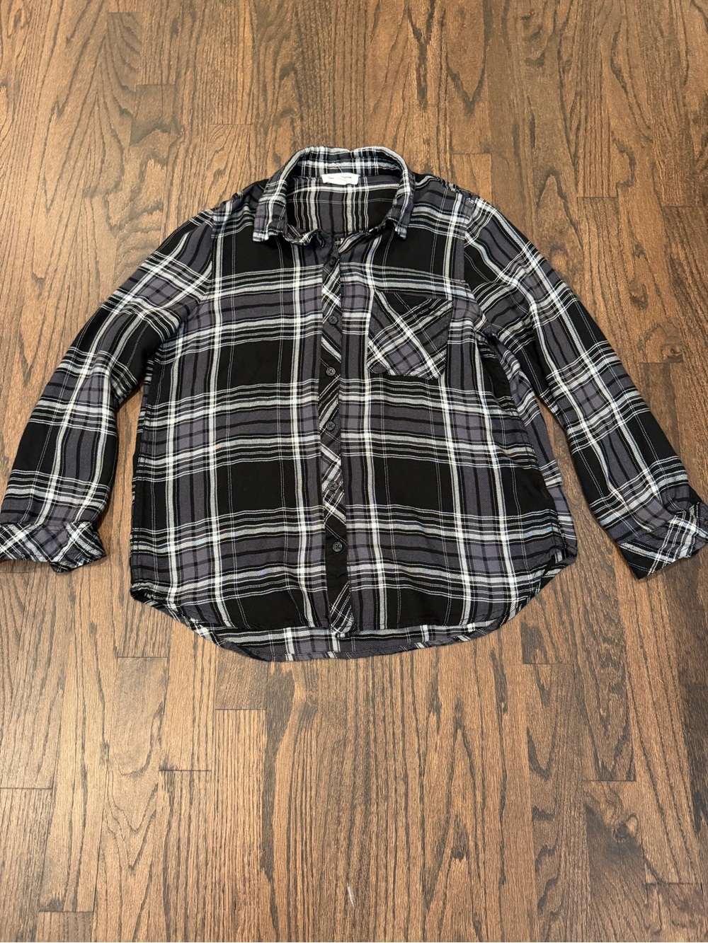 beachlunchlounge Black and Gray Plaid Button-Down Shirt